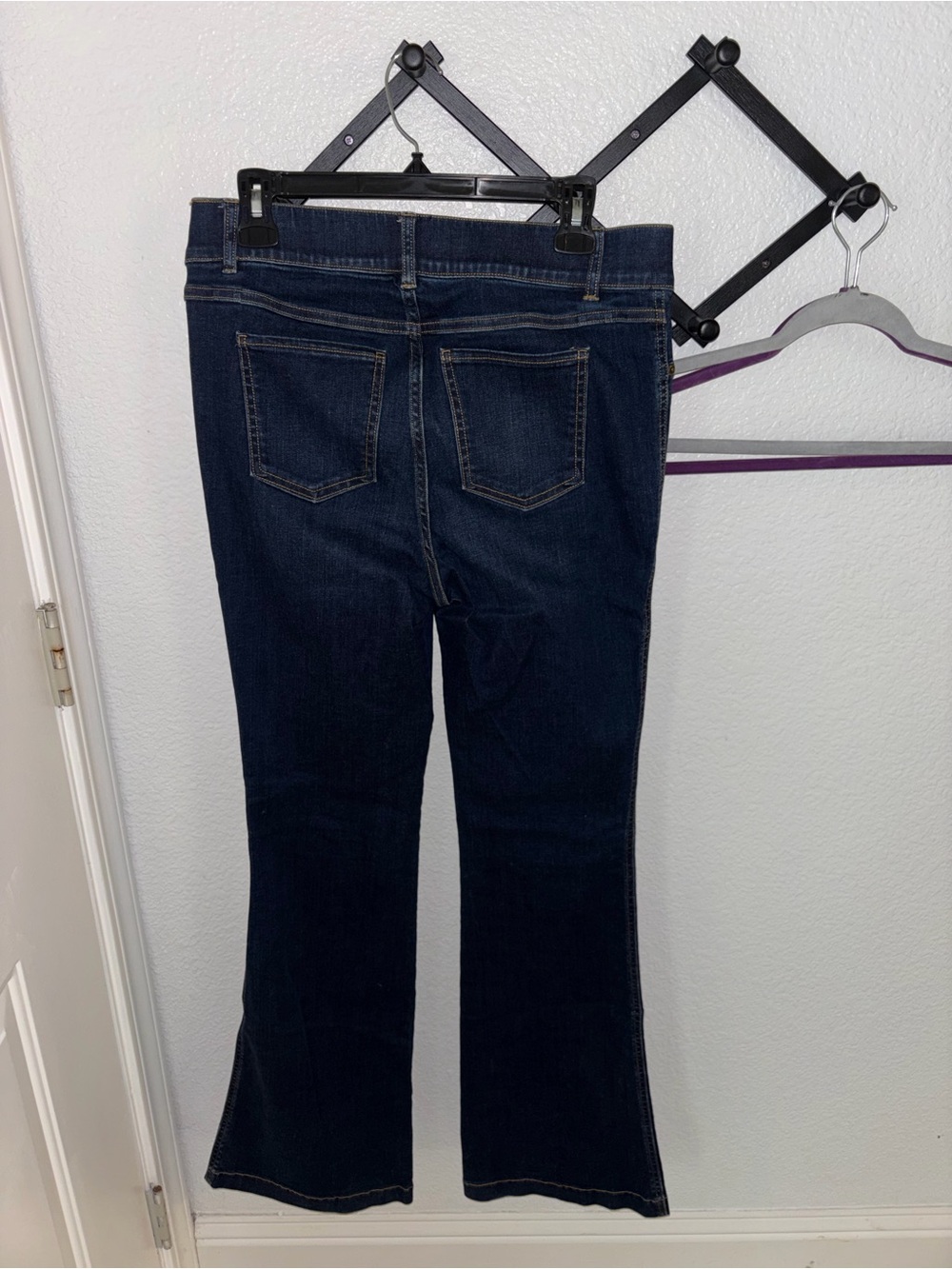 SPANX Women’s Large L/G Dark Wash Pull-On High Rise Flare Jeans Stretch - Picture 4 of 4